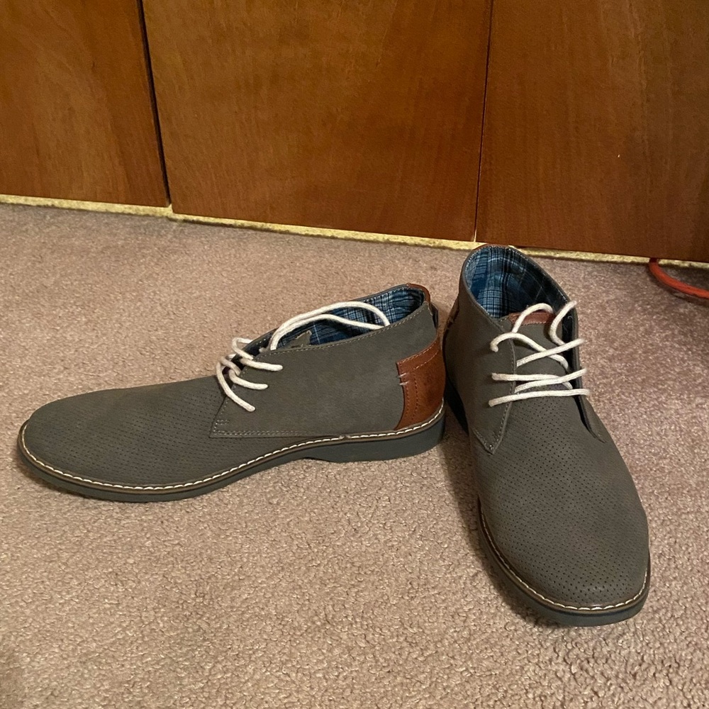 Grey suede ankle boots for men